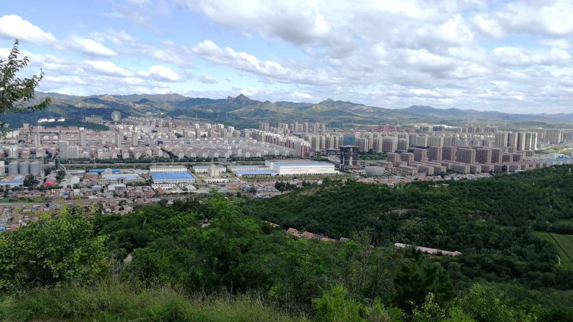  p>城市也叫城市聚落,一般包括了 a target="_blank" href="/item