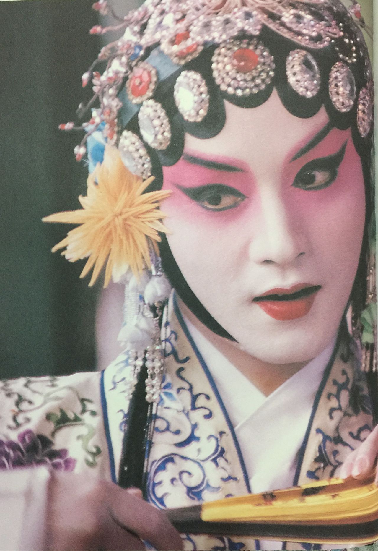  p>张国荣(1956年9月12日-2003年4月1日),出生于香港,中国香港男歌手