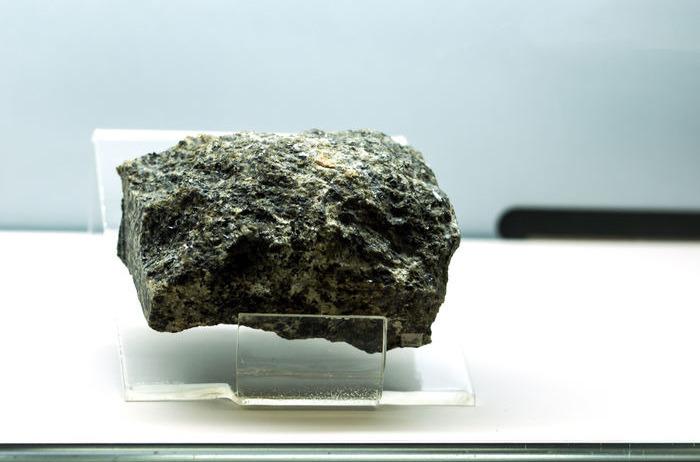 钾长石,酿性斜长石, a href="#" data-lemmaid="4097939">紫苏辉石 /a