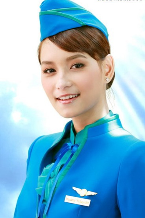  p>楠迪·宗拉维蒙(bee),1982年11月23日出生于泰国曼谷,泰国模特