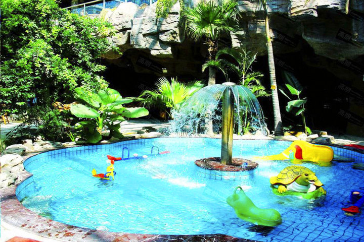  p>大连成园温泉山庄荣获十一项世界纪录,是辽宁省著名商标.