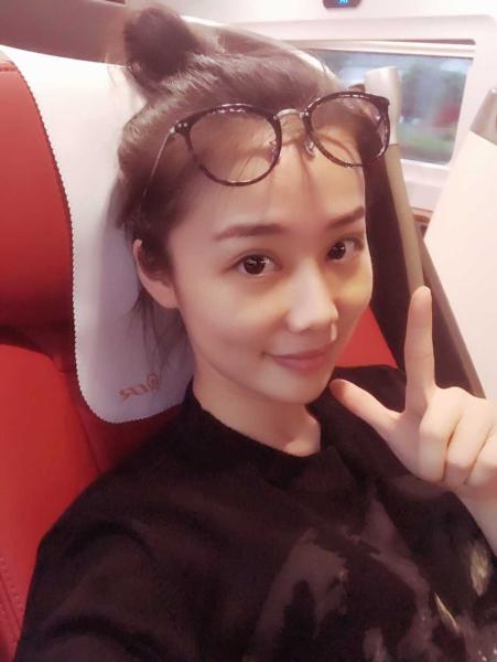  p data-id="go15y5m7n1">张喆,女性配音演员.