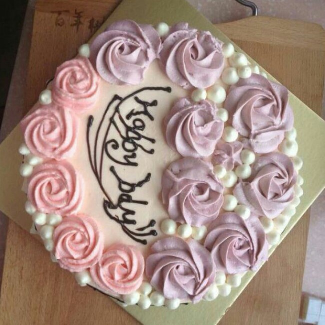 淡奶油装饰蛋糕