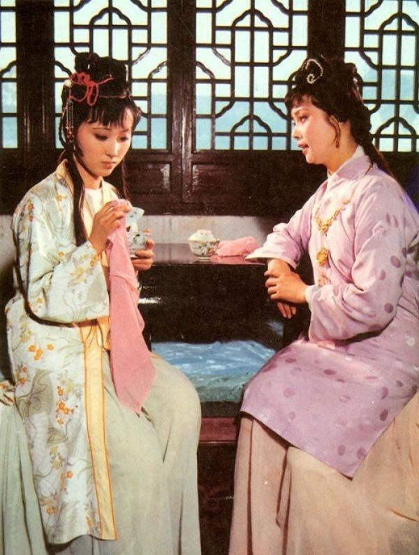 《红楼梦》里林黛玉与贾宝玉爱情有多幸福？_百科TA说