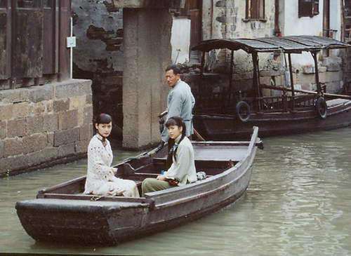 一江春水向东流》是由 a href="#" data-lemmaid="6346532">上海电影