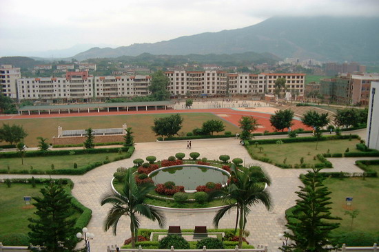  p>南安国光中学是1943年 a href="#" data-lemmaid="485516">陈嘉庚 