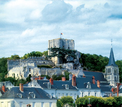 p>巴姆伯格城堡(bamburgh castle)位于英格兰诺森伯兰郡