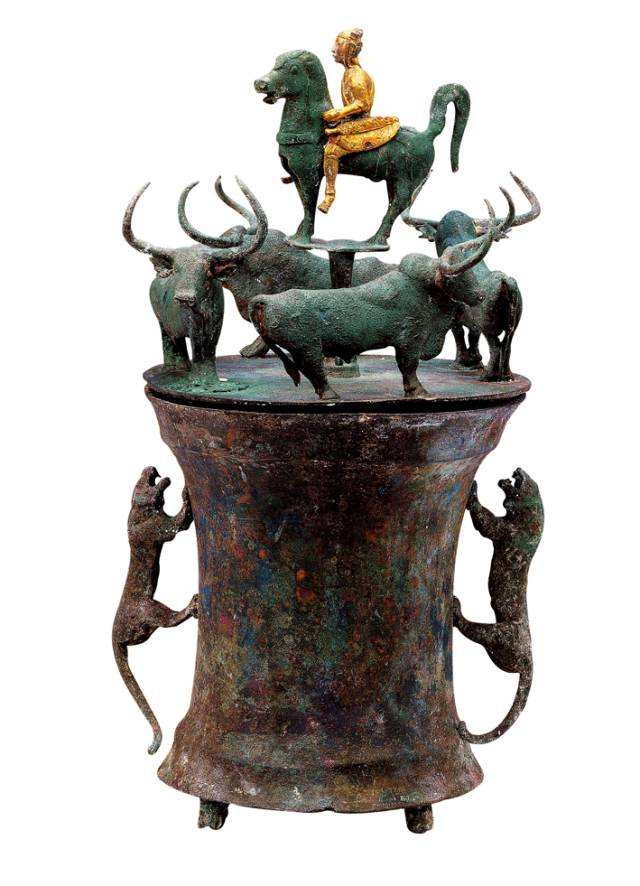 中国古美術 西漢 青銅器 鷹蓋人抱器 貯貝器 貝貨容器