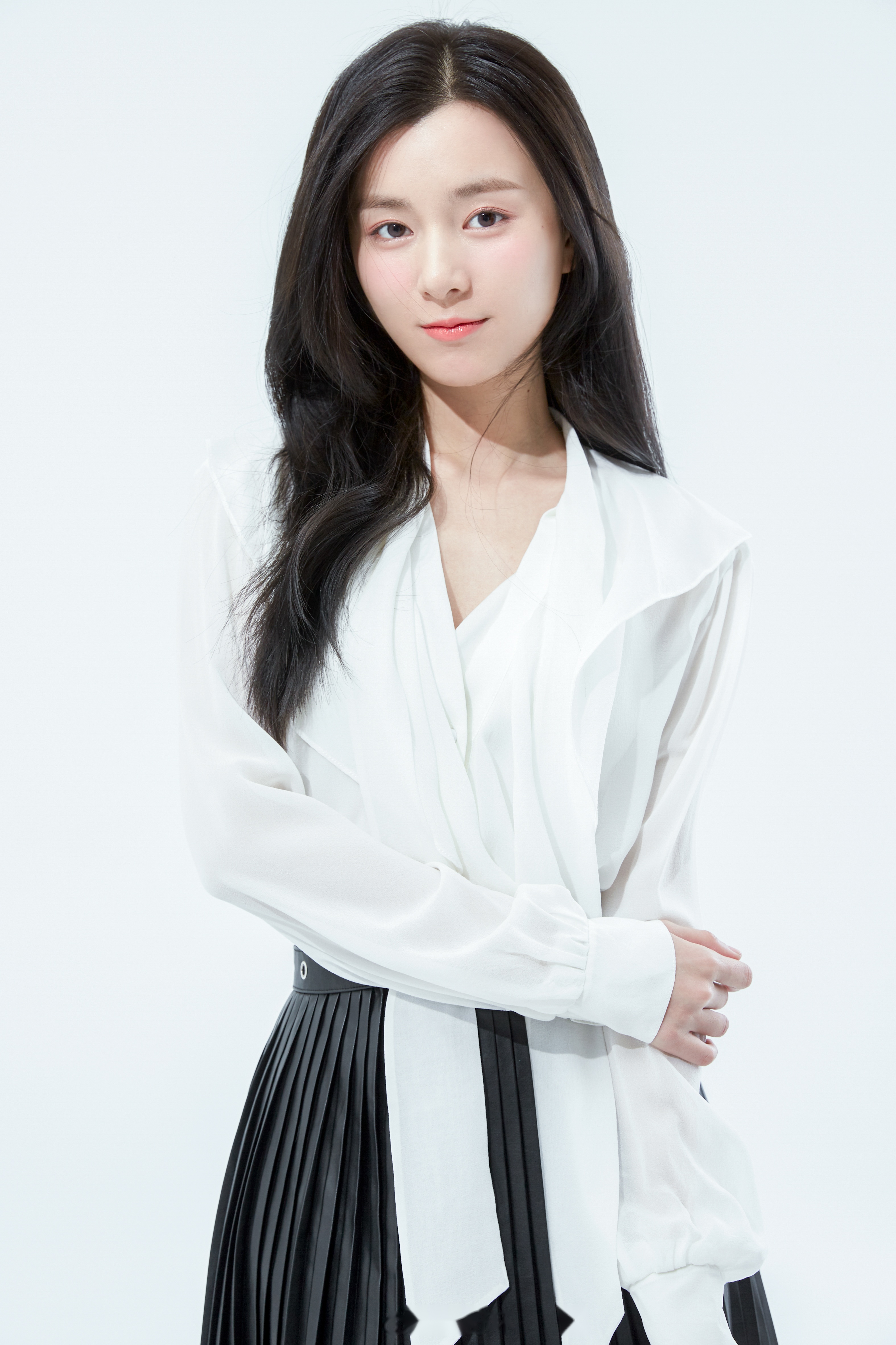  p data-id="go02j2jb7q">郑舒环,1995年5月18日出生于浙江省温州市