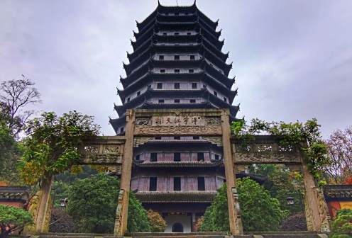 <p>六和塔