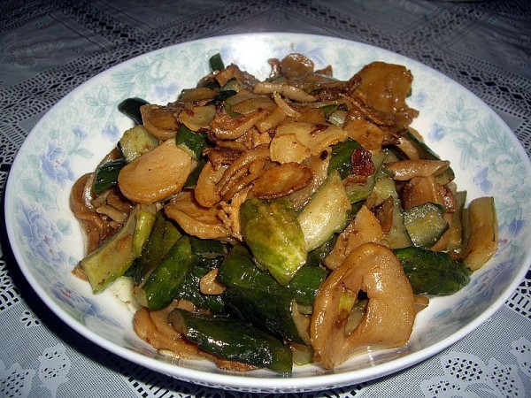 土豆干黄瓜钱炒肉