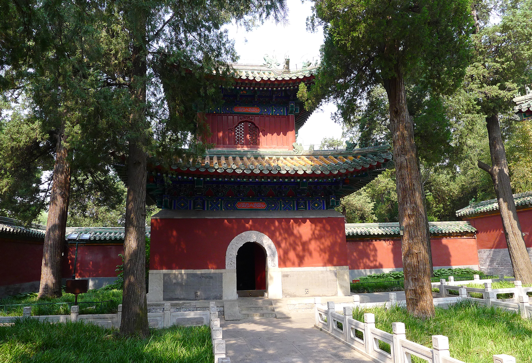 北京北海公园铁影壁