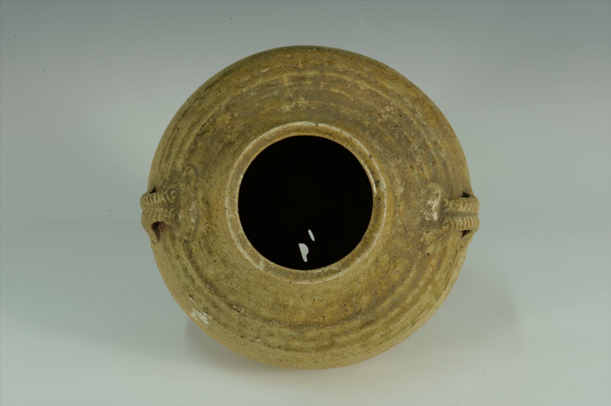 汉代青釉双耳瓷罐