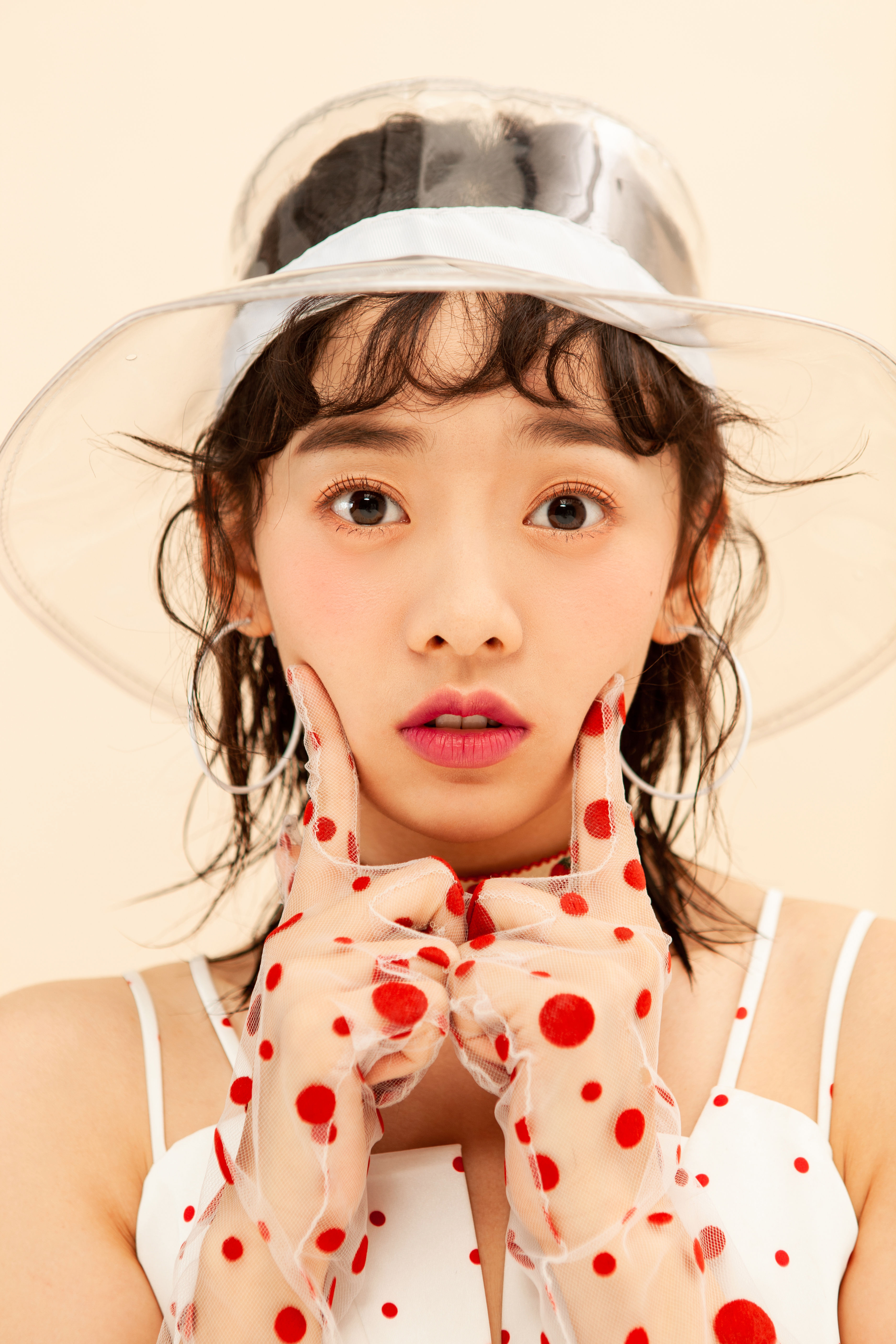 ">王丽娜,曾用名十七,1999年3月23日出生于黑龙江省,中国内地女演员