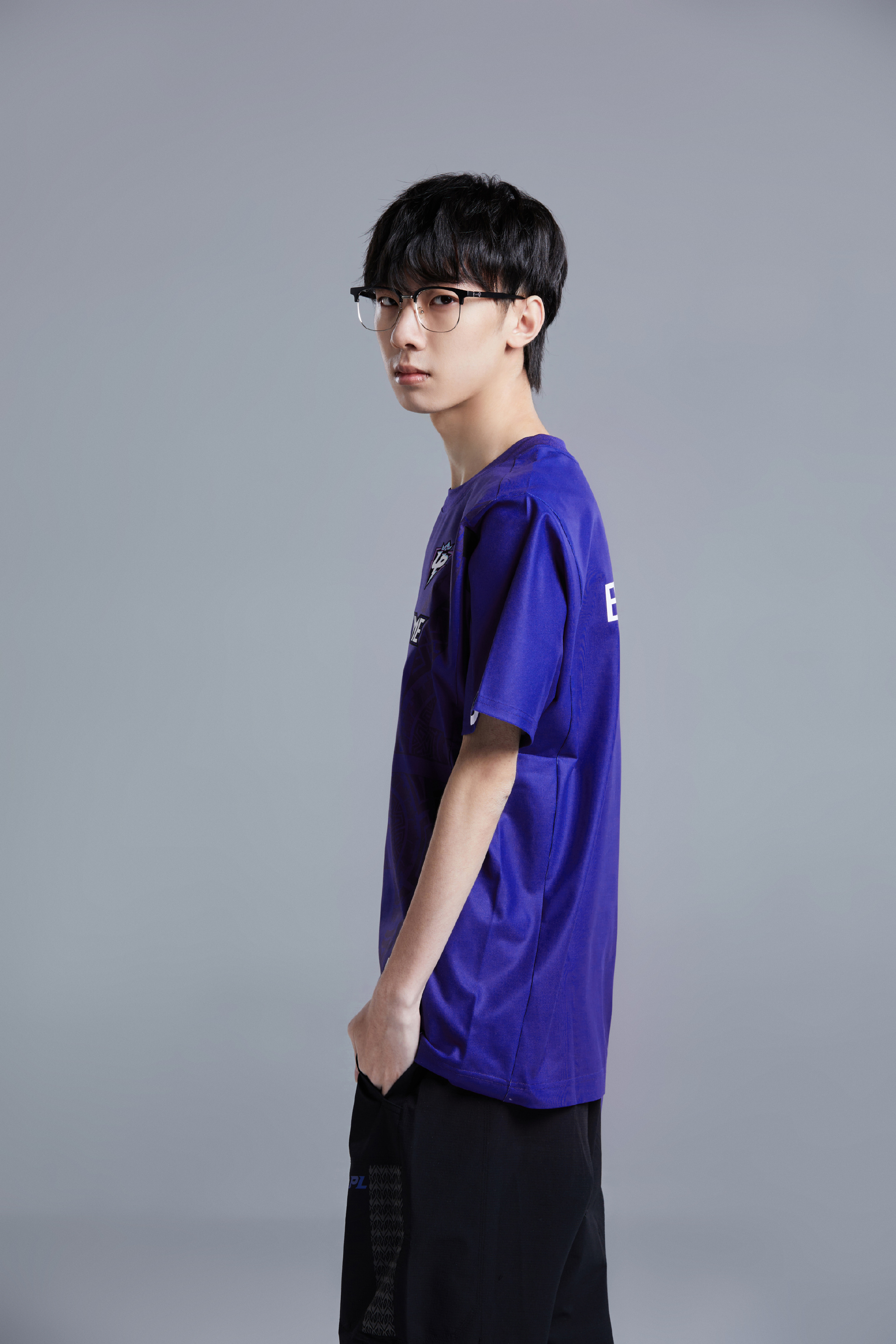  p data-id="gnco0oy7mf">王柳羿(游戏id:baolan,曾用id:megan),1999