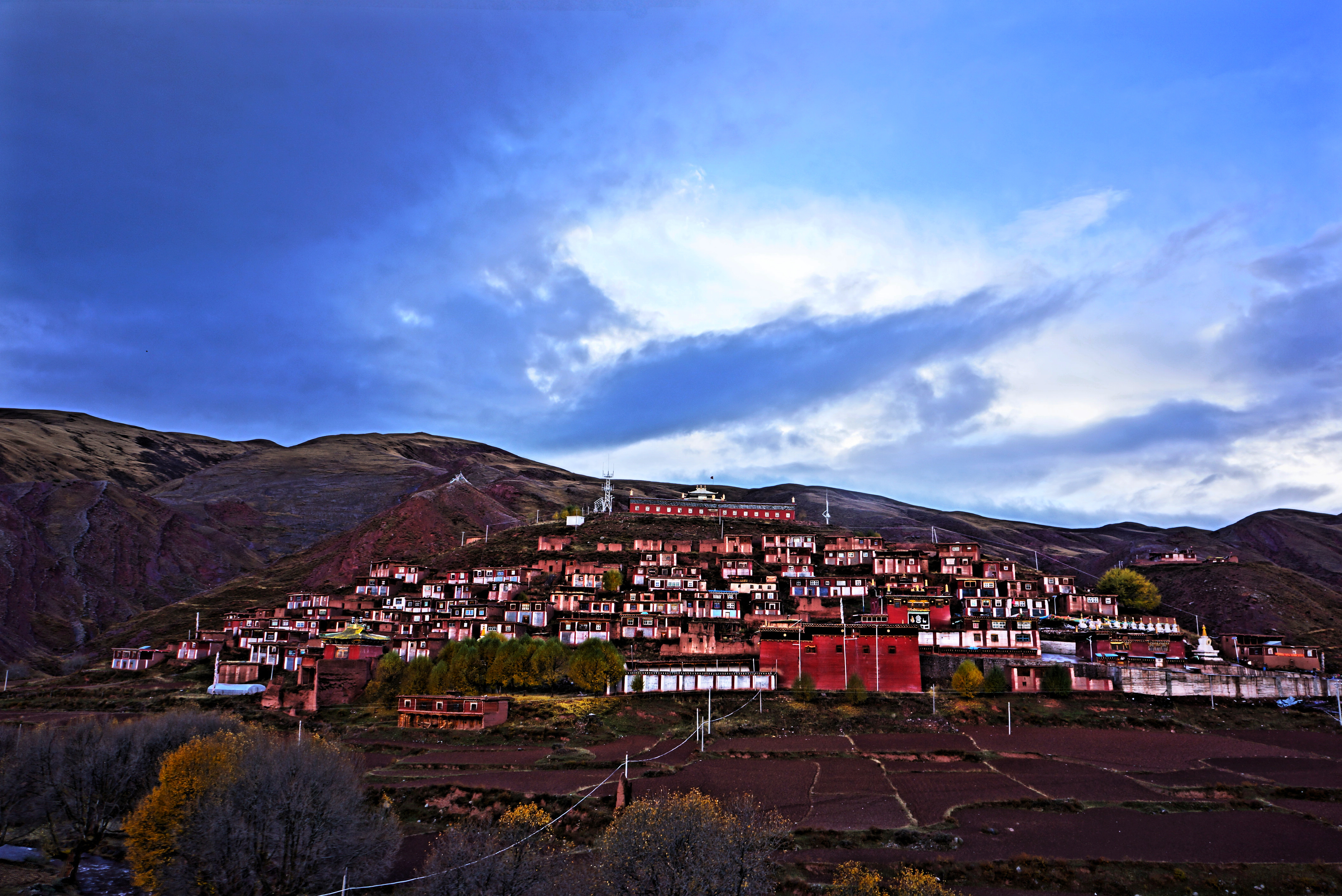  p>贡觉县,隶属 a target="_blank" href="/item/西藏自治区/242417"