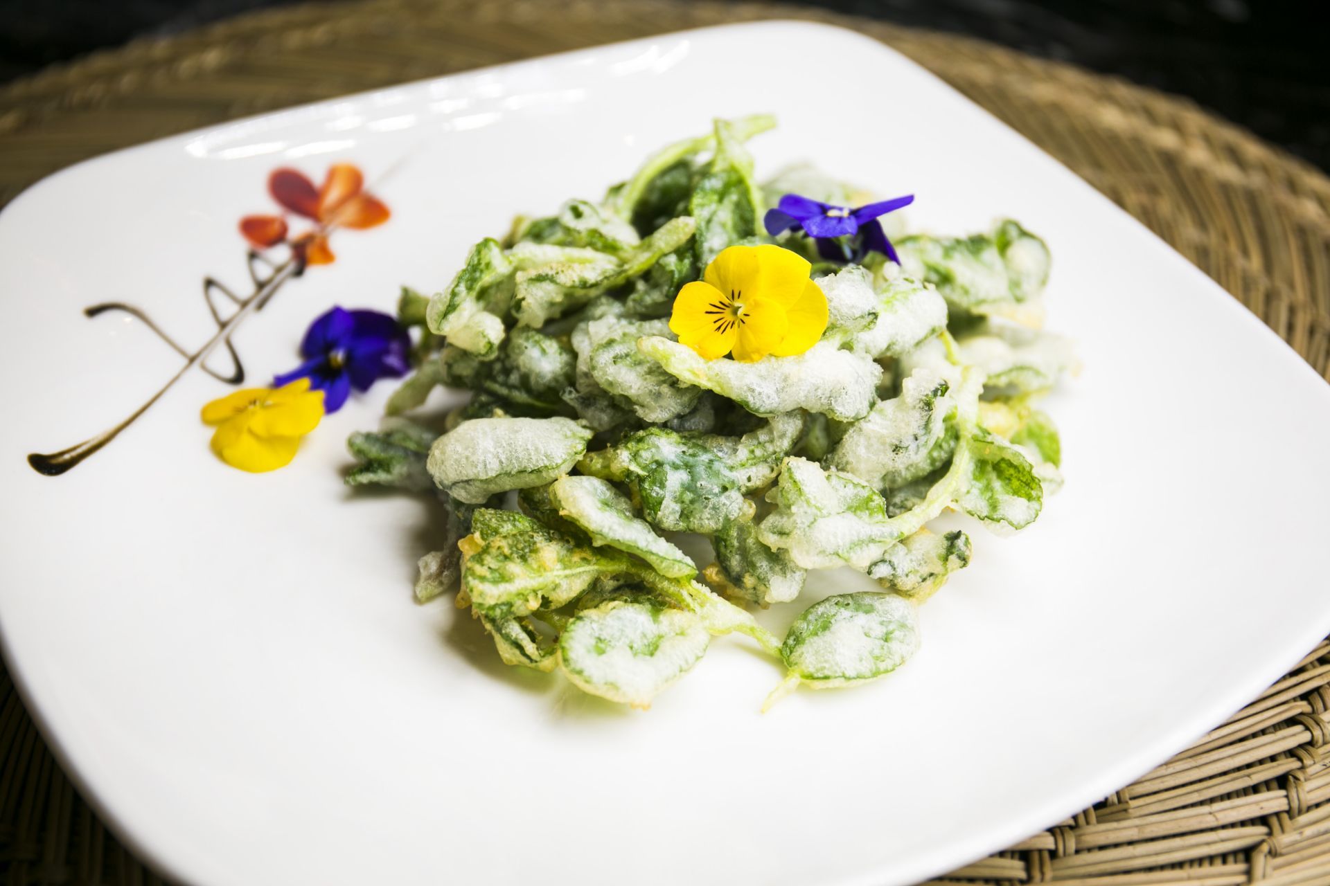  p>《炸鲜薄荷叶》是一款油炸菜品,主要材料是鲜薄荷叶,鸡蛋. /p>