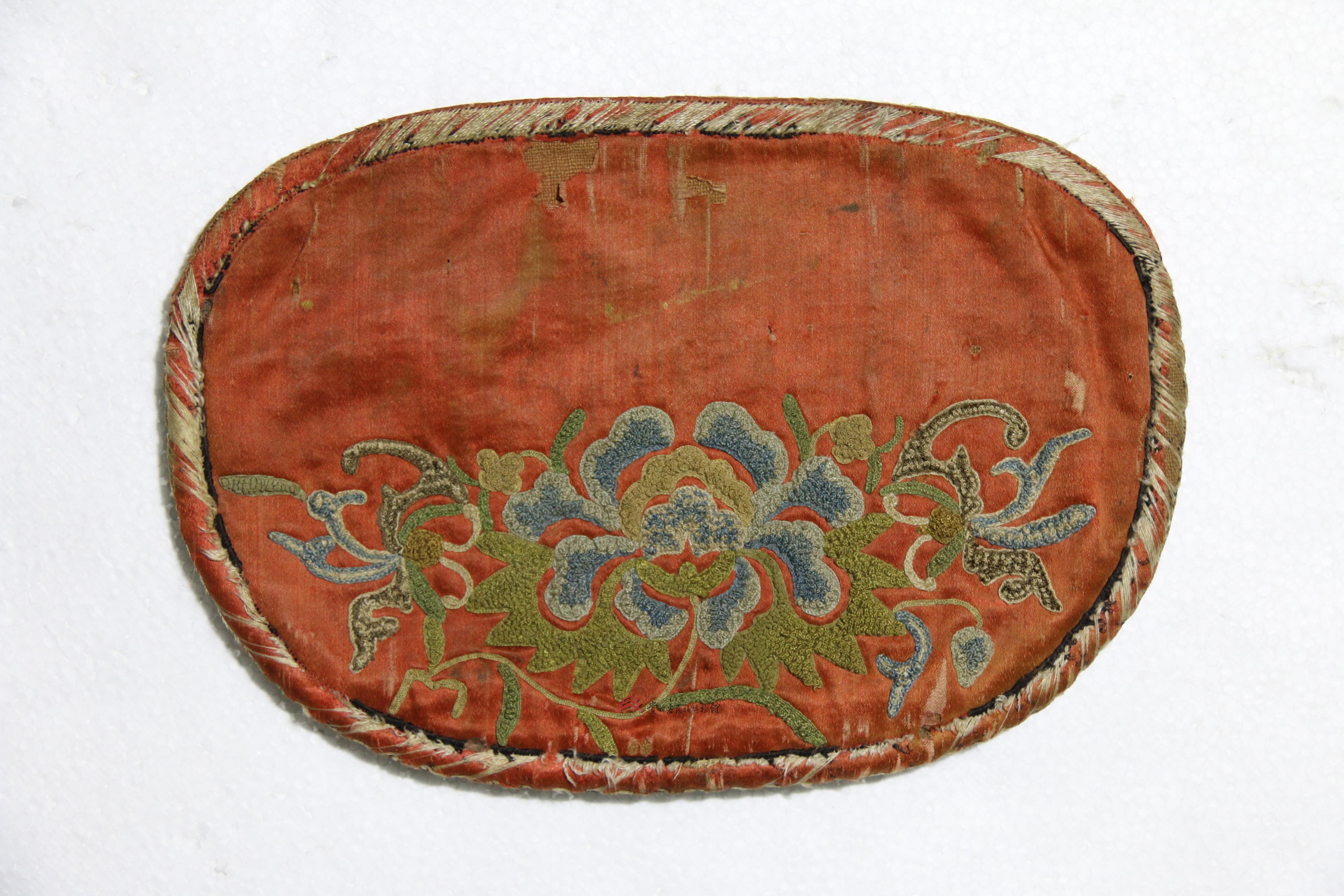 当代安顺汉族打籽绣花卉纹钱包