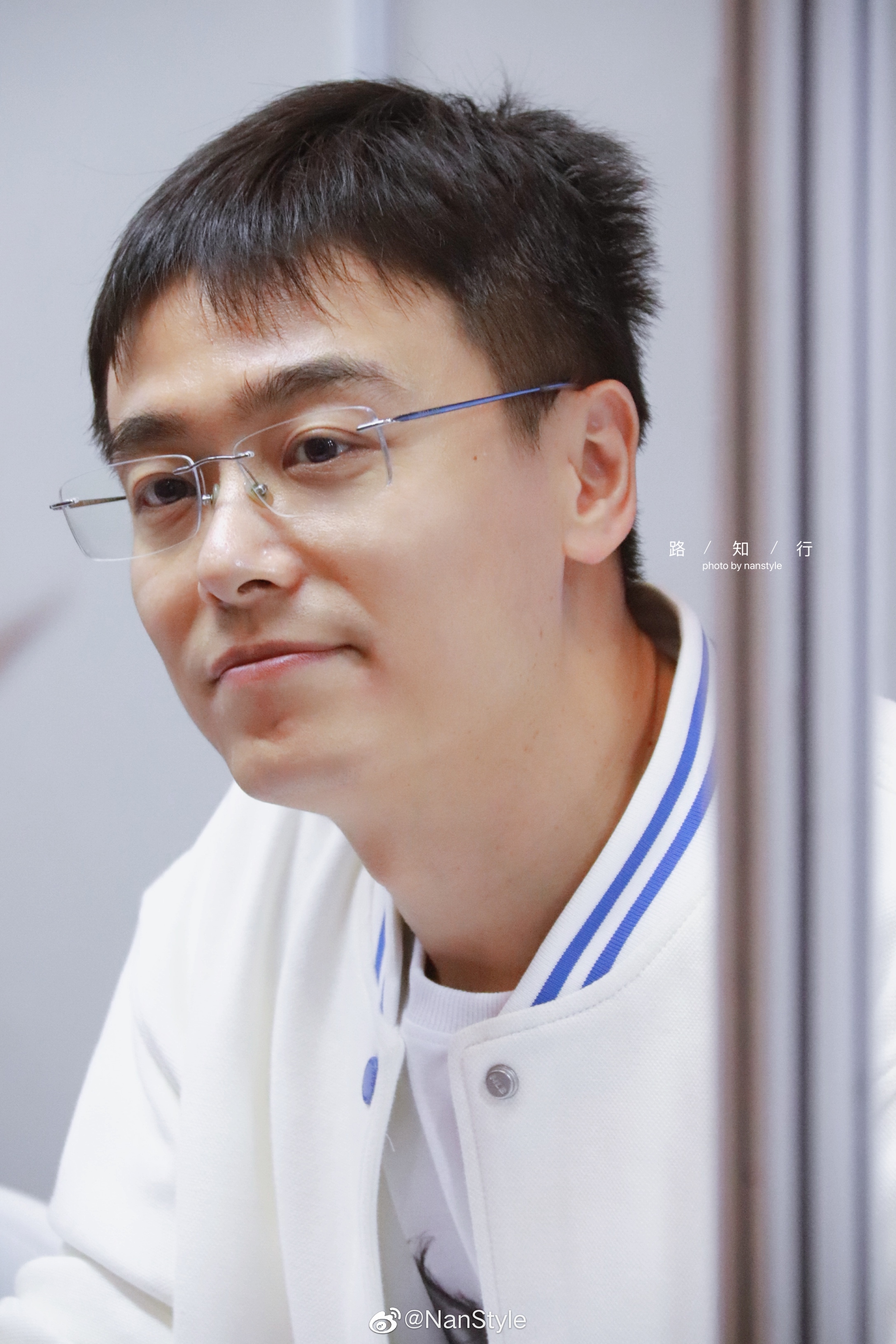 ">路知行,1983年11月出生于河北省石家庄市,独立制作人,编剧,配音导演