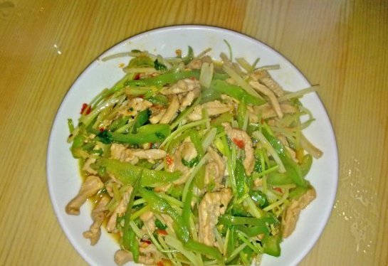 青椒芹菜肉丝