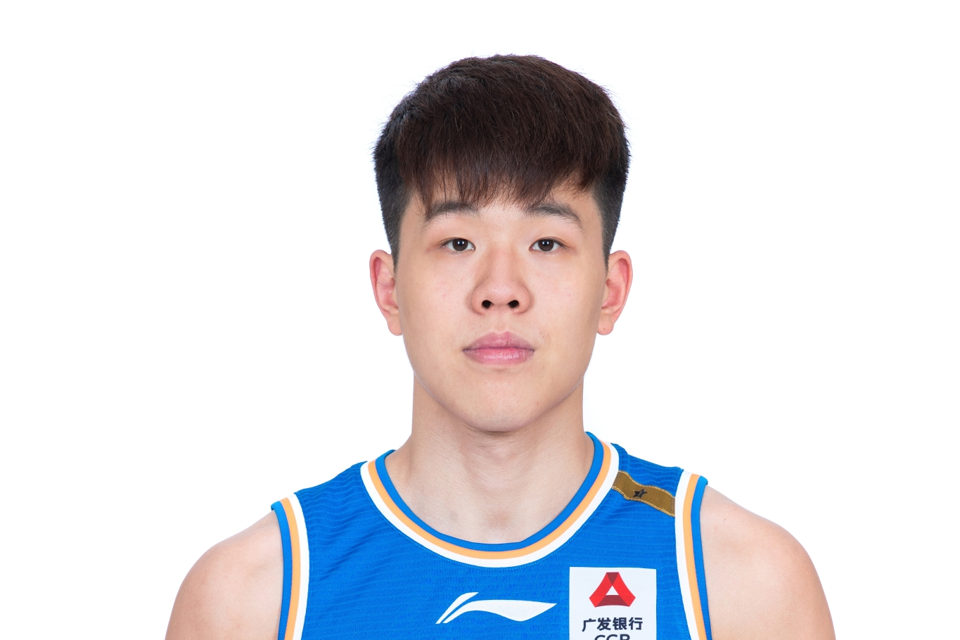 后卫/2937622" data-lemmaid="2937622">后卫 /a>,现效力于四川男篮