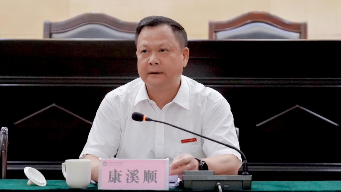  /p> p>现任漳州职业技术学院党委书记. /p>