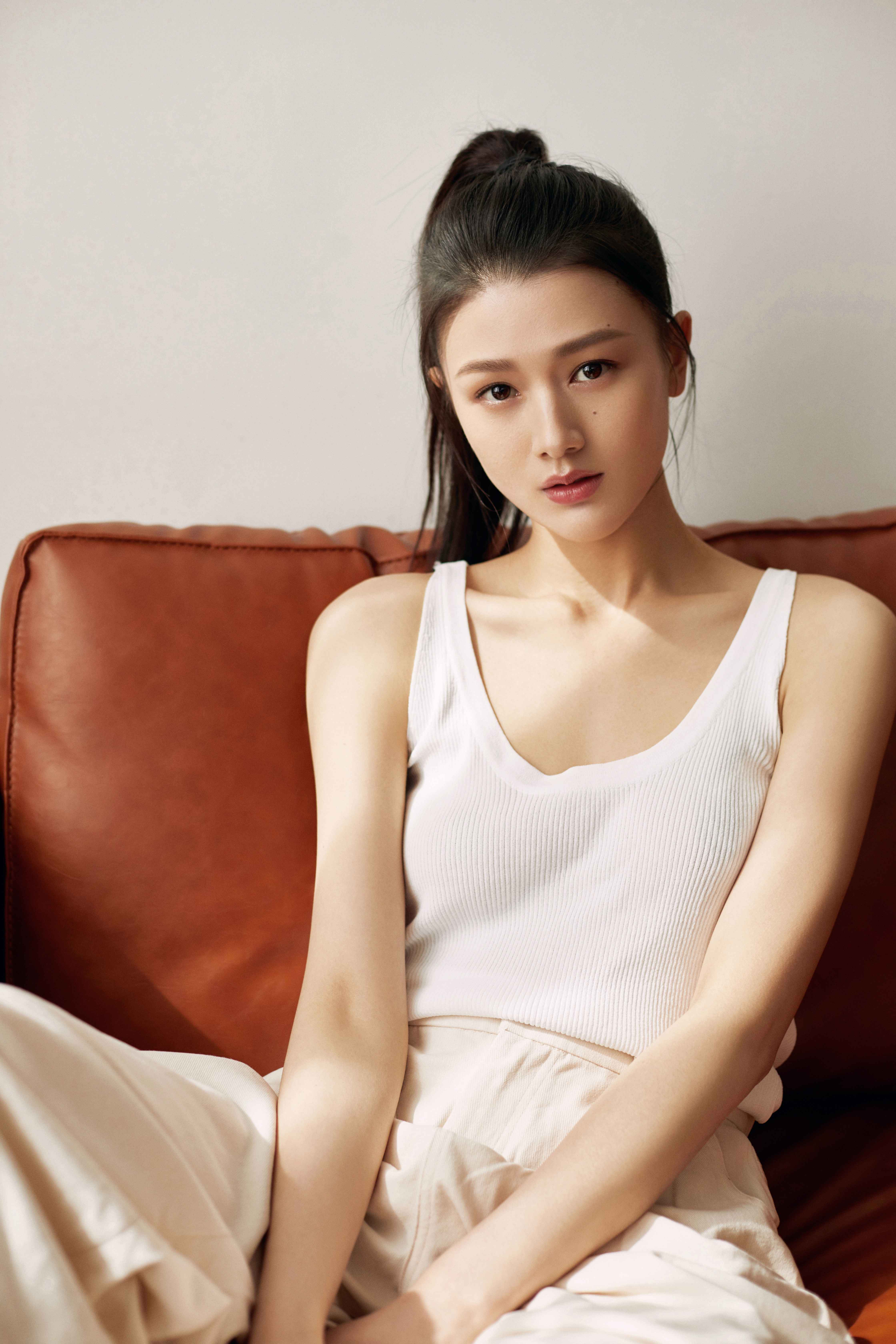  p data-id="gnbjq0qg2g">余冰慧,女,中国内地青年演员 sup data-ctr