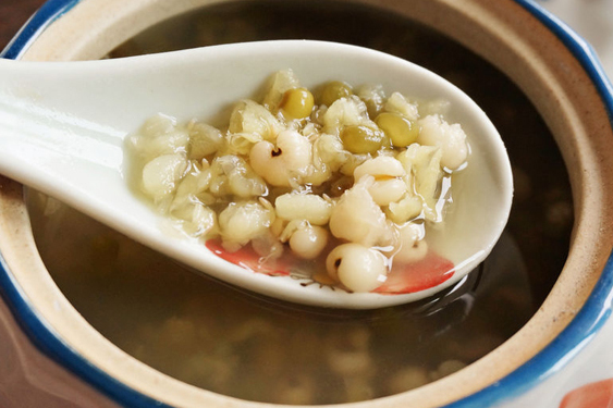 薏仁百合绿豆汤