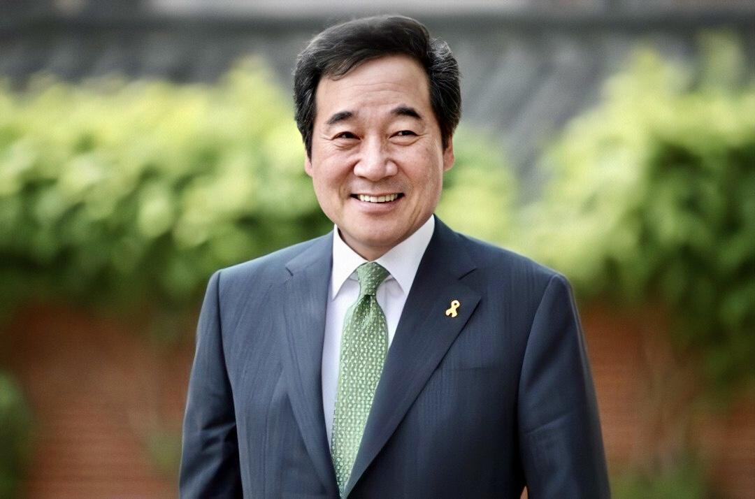  p>李洛渊(朝鲜文/韩文:         ,1952年12月20日-),韩国政治人物,曾