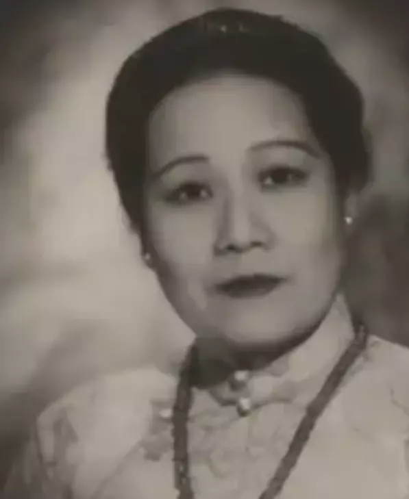 青楼女子嫁给富二代，无儿无女还被宠成宝，她究竟有何手段？_百科TA说
