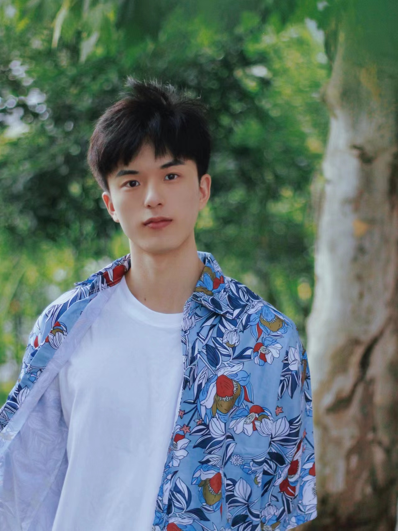  p>王煜霖,中国内地影视男演员,2020年因出演网络古装甜宠穿越剧 span