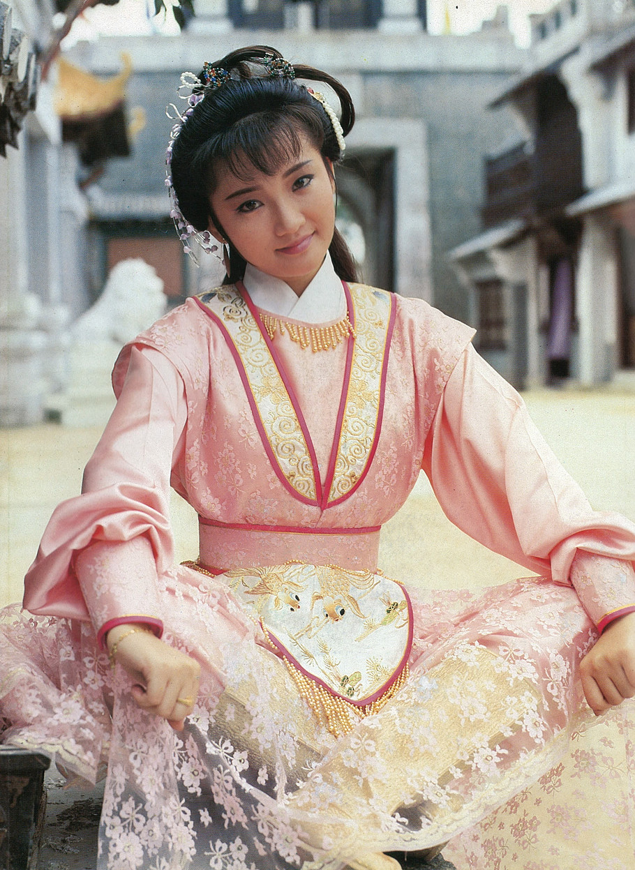  p>《倚天屠龙记》是 a target="_blank" href="/item/香港电视广播