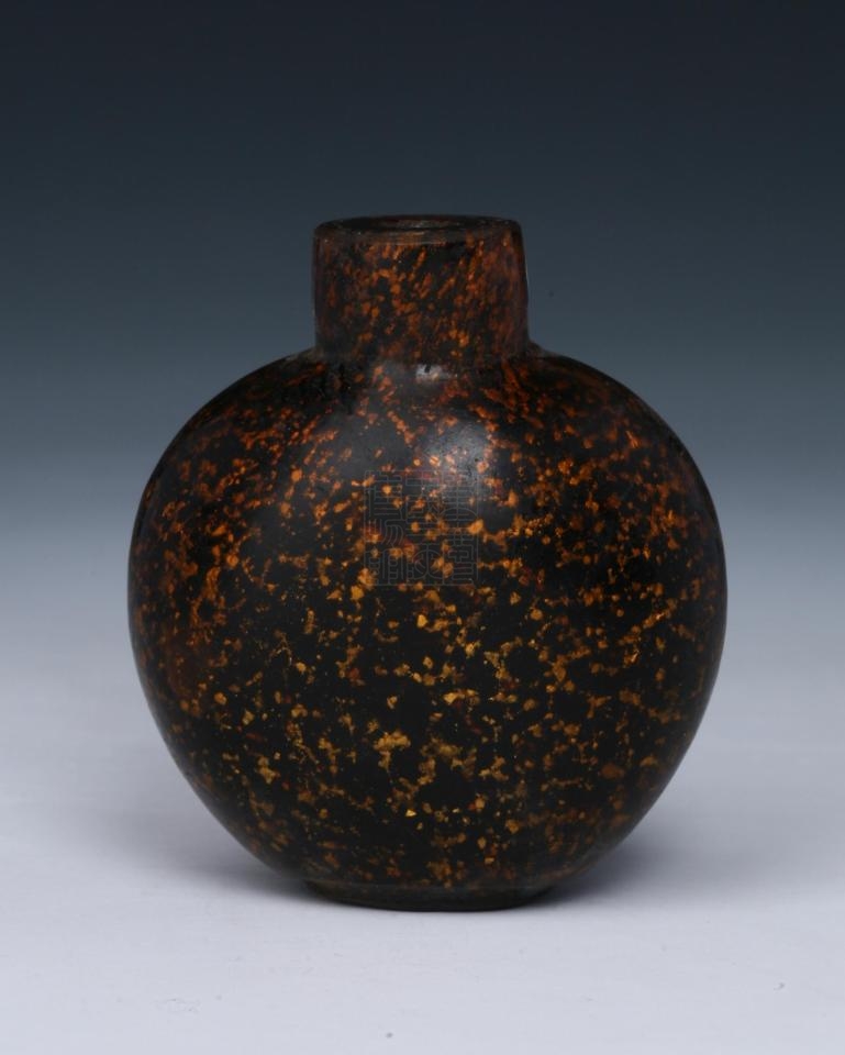 清金星玻璃鼻烟壶