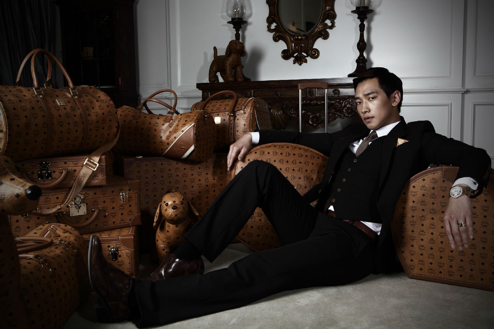  p>郑智薰(rain),1982年6月25日出生于韩国首尔,韩国流行男歌手,演员