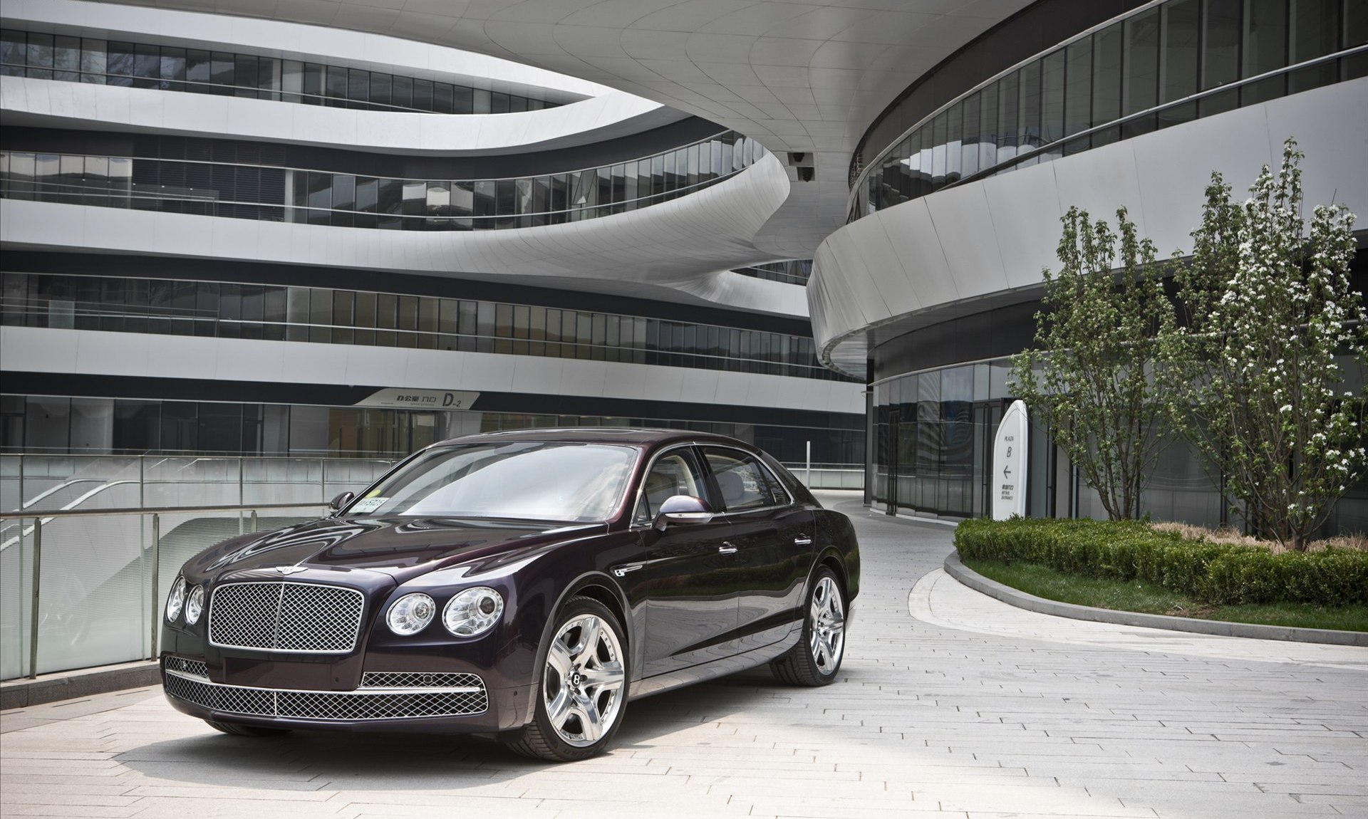 1919年,w.o.宾利先生创办了宾利汽车公司.