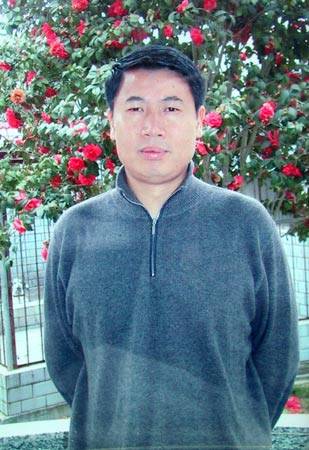 日出生,江西省 a target="_blank" href="/item/抚州市">抚州市 /a>人