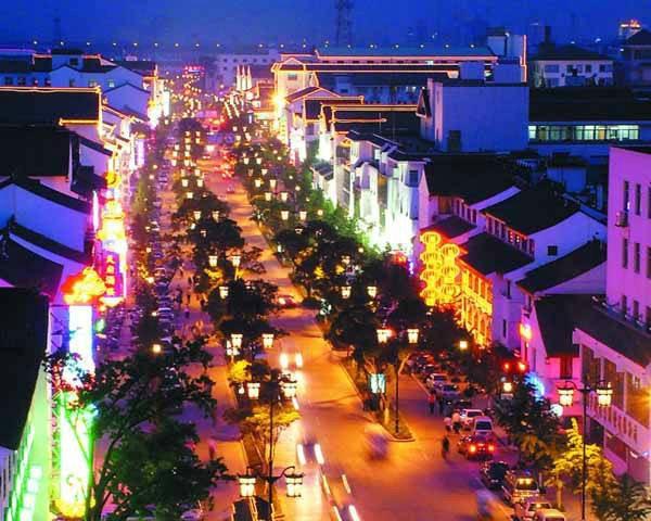  p>凤凰街是 a target="_blank" href="/item/苏州/122945" data