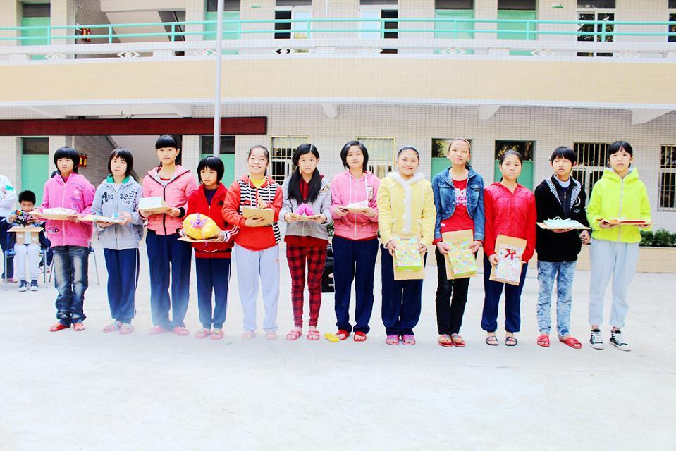  p>筑梦西中,简称为"筑梦";筑梦西中原为2011年至2012年度西胪中学所