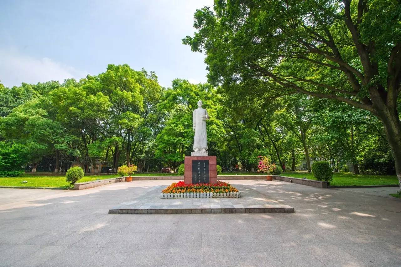 桂子山烈士陵园