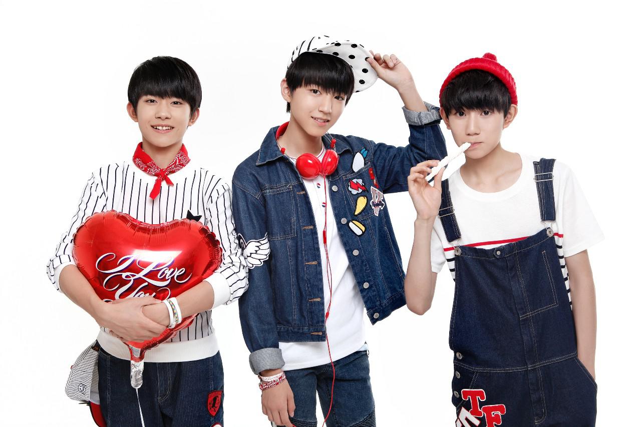  p>tfboys,中国内地男子演唱组合,由 a target="_blank" href="/item