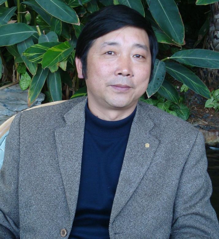 男,藏族,1963年10月生,青海省海南藏族自治州贵南县人,1987年6月毕业