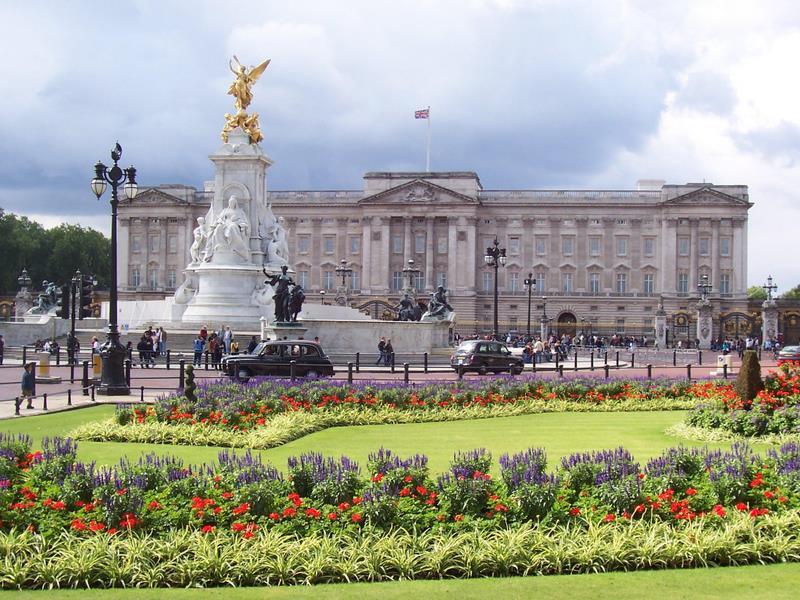  p>白金汉宫 i>(英语:buckingham palace) /i>是 a target="_blank"