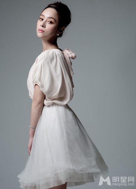  p>禹喜珍,1975年5月24日出生于韩国首尔,韩国女演员.