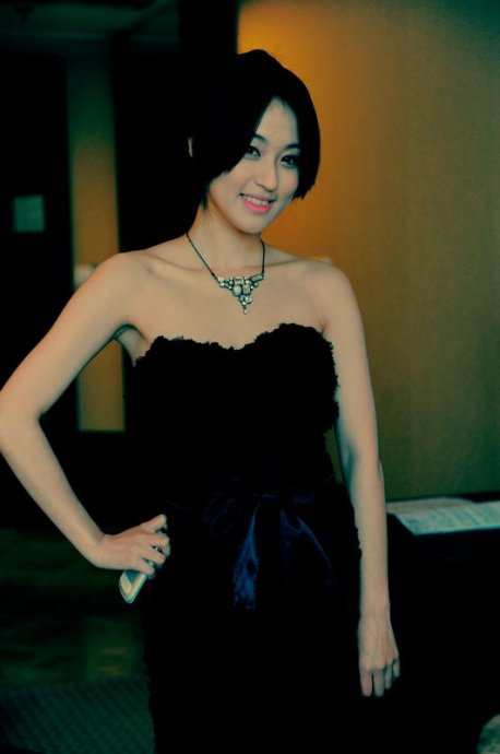 >李佳桐,原名李姝,1980年10月23日出生于浙江省湖州市,中国大陆女演员