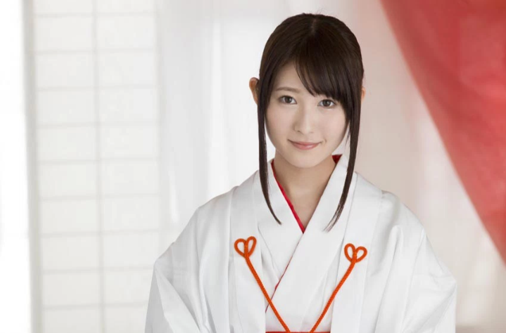  p>飞鸟铃(飞鸟りん),1997年1月8日出生于日本京都府,日本女演员. /p>