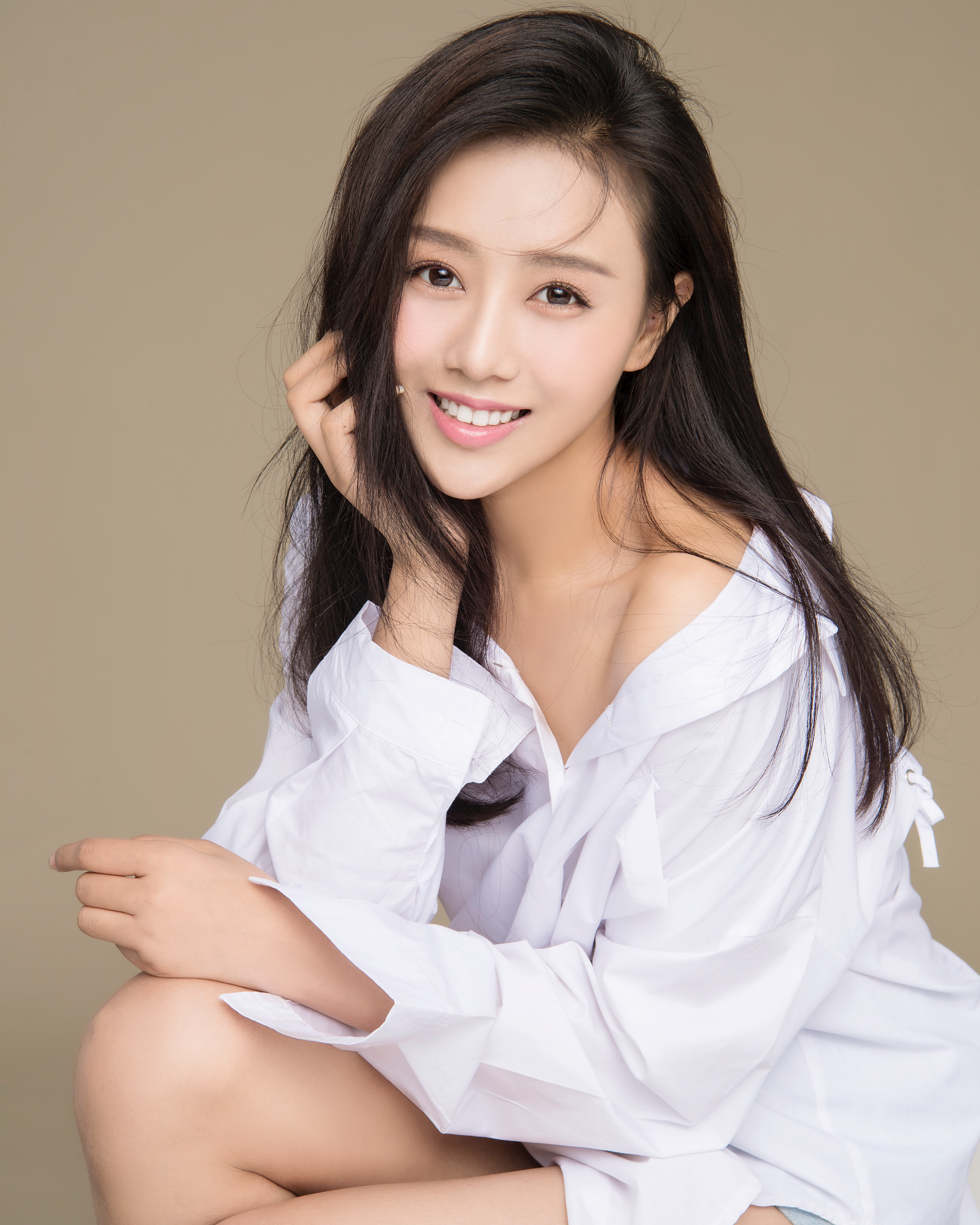  p data-id="gnbsd7d36a">施南,出生于江苏省,中国内地女演员.