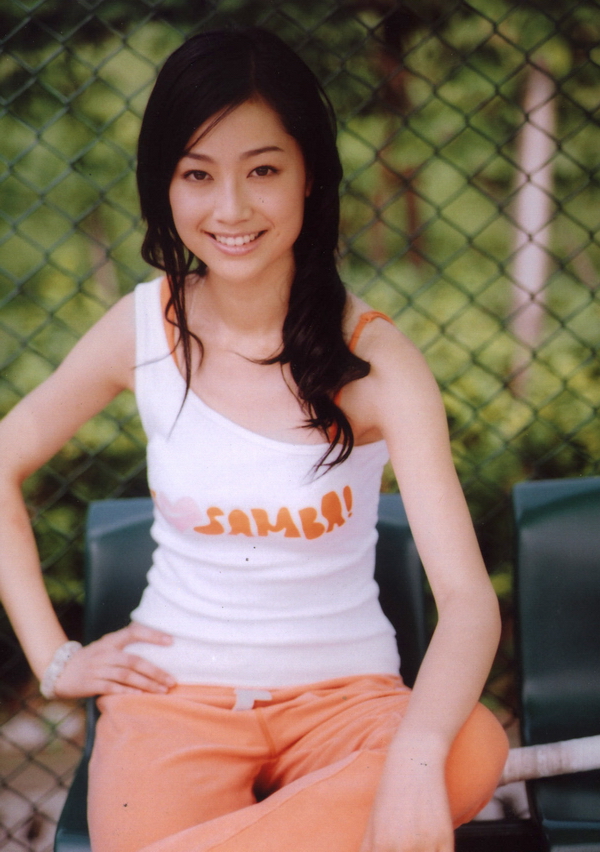 054ullu">冯家妹,1986年9月17日出生于重庆市,中国内地流行乐女歌手