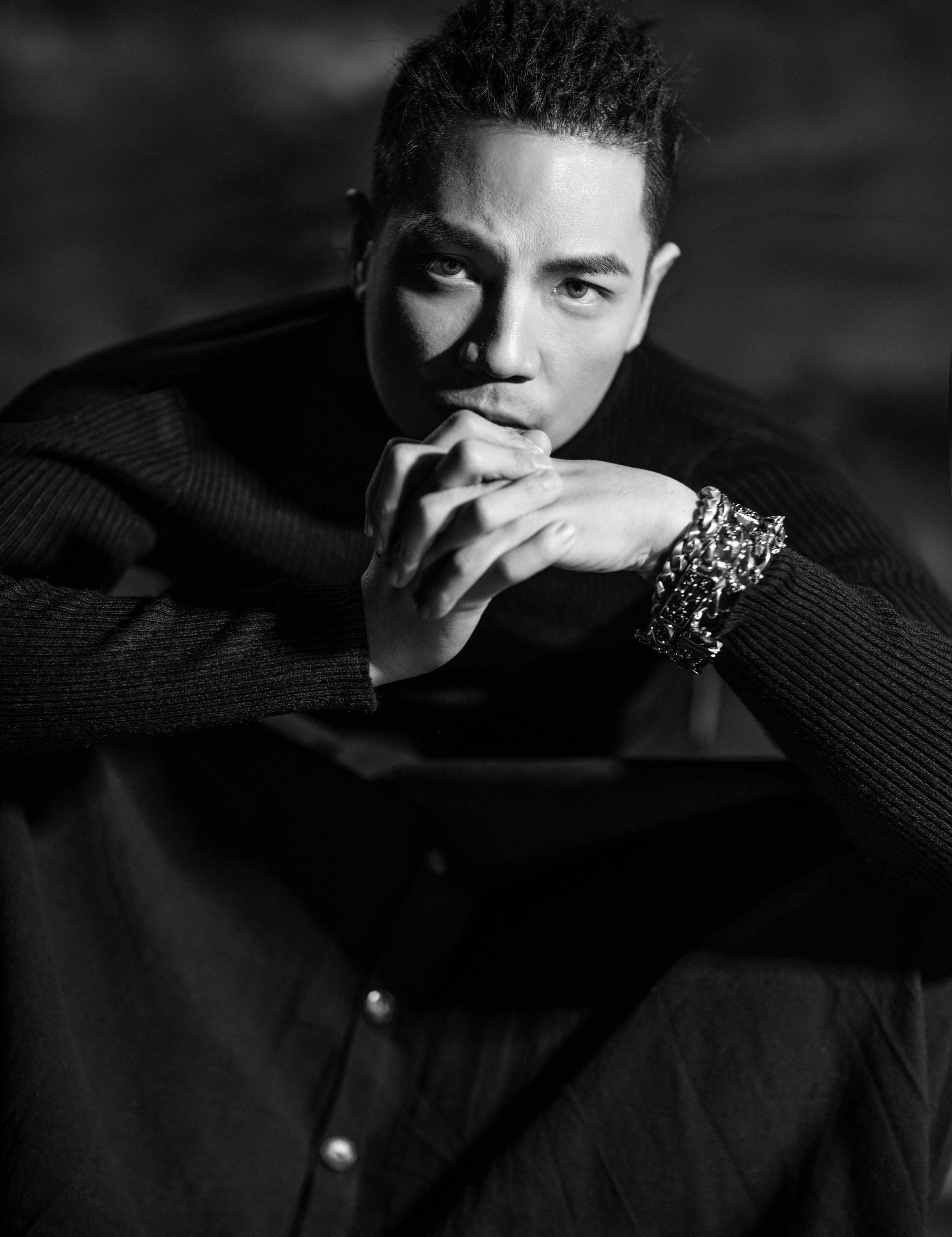  p>宋阳,1982年8月8日出生于山东省青岛市,中国内地演员,导演,编剧.