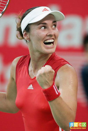 1980年9月30日生于捷克斯洛伐克的科希策,她是瑞士网球女运动员