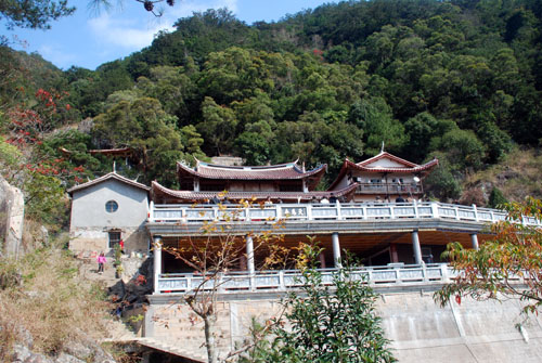  p>天马寺位于福建省仙游县榜头镇上坤村,天马山以险,石奇,洞多而闻名